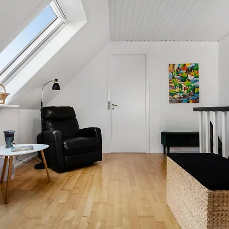 3 Bedroom Cozy In Feriehus *
