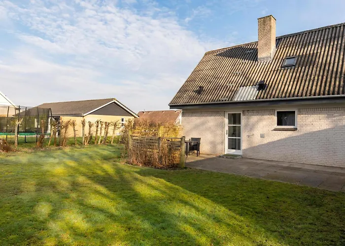 Holiday home 3 Bedroom Cozy In *