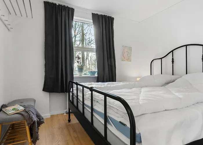 3 Bedroom Cozy In Casa de Férias *