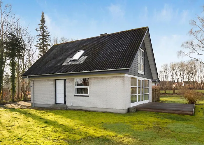 3 Bedroom Cozy In *